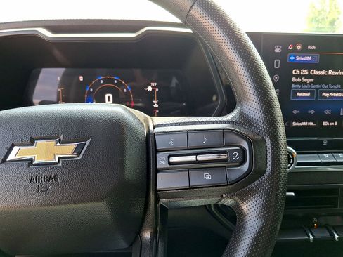 Used 2023 Chevrolet Colorado W/T RWD image 18