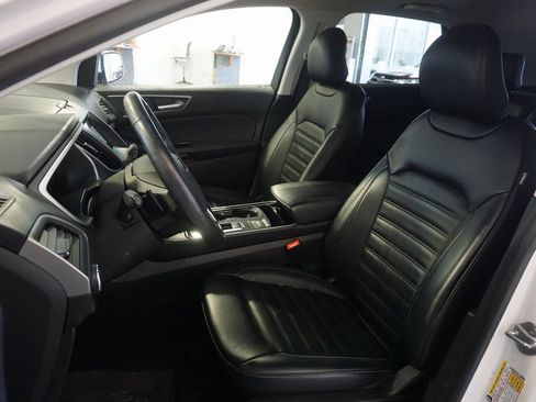 Used 2019 Ford Edge SEL w/ Equipment Group 201A image 17