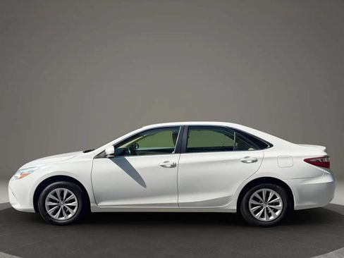 Used 2015 Toyota Camry LE FWD image 9