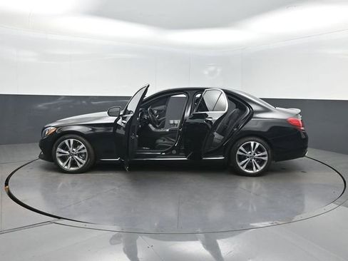 Used 2018 Mercedes-Benz C 300 Sedan w/ Premium Package image 41