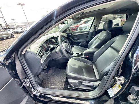Used 2020 Volkswagen Jetta SE image 10