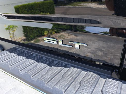 New 2025 GMC Sierra 2500 SLT w/ SLT Premium Package image 8