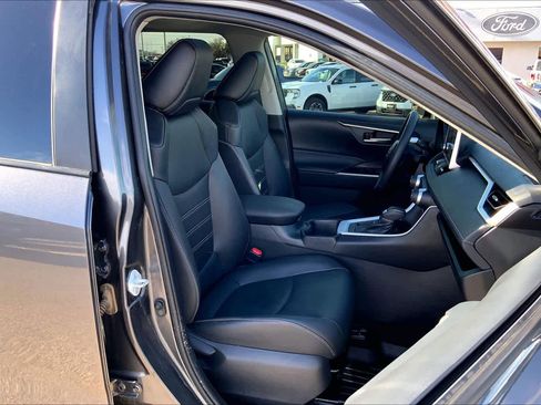 Used 2024 Toyota RAV4 XLE Premium image 8