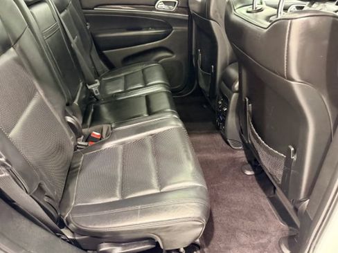 Used 2018 Jeep Grand Cherokee Overland AWD/4WD image 37