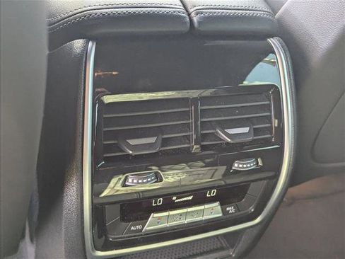 Used 2024 BMW X6 xDrive40i w/ Premium Package image 18