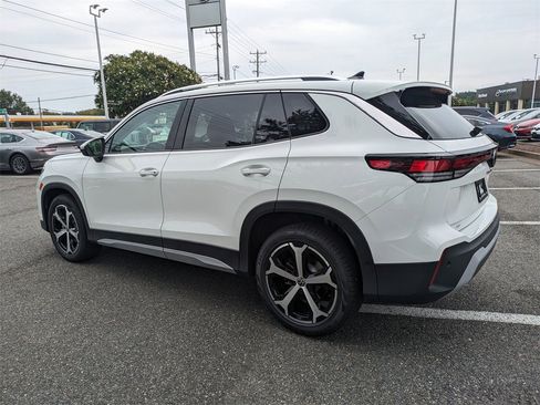 New 2025 Volkswagen Tiguan SE image 6