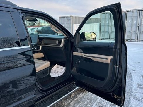 Used 2022 Ford Expedition XLT image 49