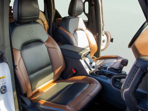 Certified 2024 Ford Bronco Outer Banks AWD/4WD image 6