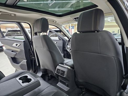 Used 2018 Land Rover Range Rover Velar image 22