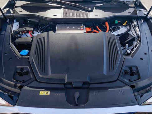 Certified 2023 Audi e-tron Premium w/ Convenience Plus Package image 31