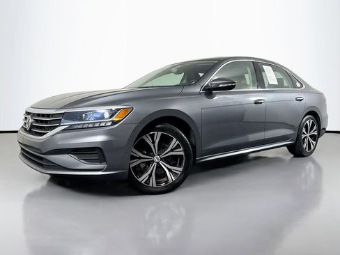 Used 2022 Volkswagen Passat 2.0T SE image 1