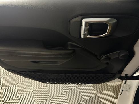 Used 2018 Jeep Wrangler Unlimited Sport AWD/4WD image 22