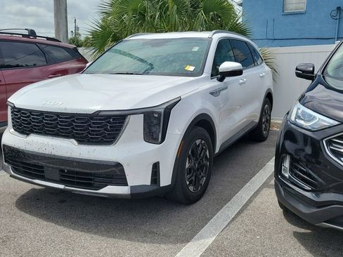 Used 2024 Kia Sorento S FWD image 1
