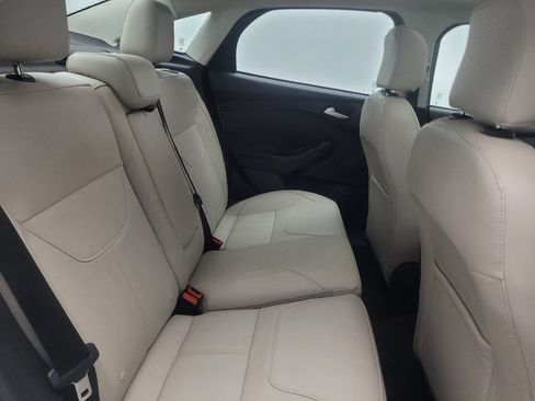 Used 2018 Ford Focus Titanium FWD image 19
