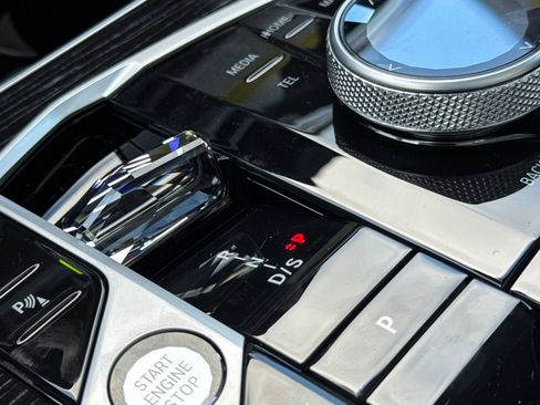 New 2026 BMW X6 xDrive40i w/ Executive Package image 16