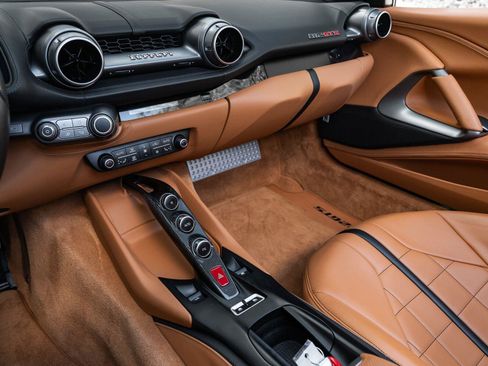 Used 2022 Ferrari 812 GTS RWD image 8