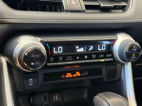 Used 2024 Toyota RAV4 XLE AWD/4WD image 22