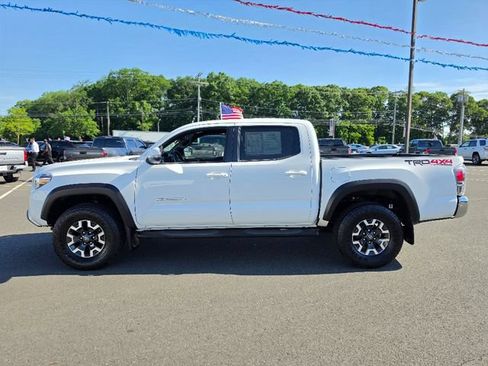 Used 2023 Toyota Tacoma TRD Off-Road AWD/4WD image 4