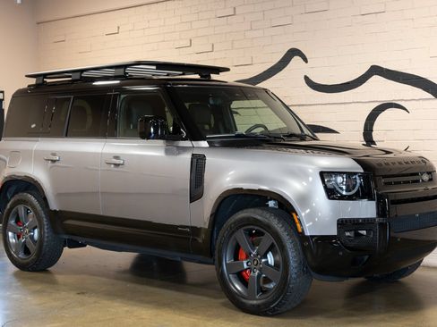 Used 2024 Land Rover Defender 110 X AWD/4WD image 2