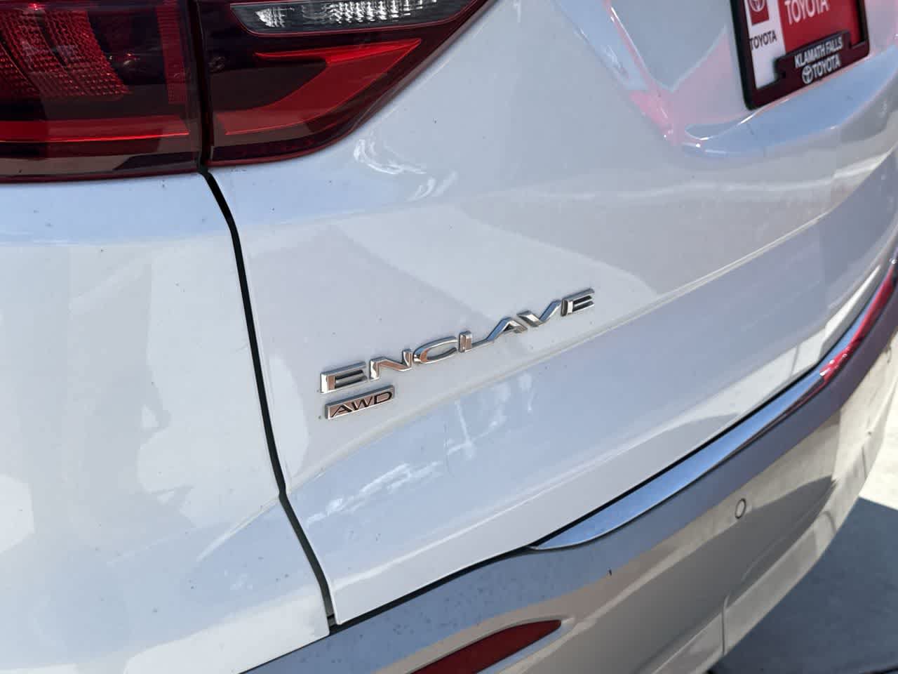 Used 2021 Buick Enclave Essence AWD/4WD image 9