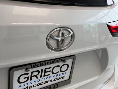 Used 2022 Toyota Highlander L FWD image 15