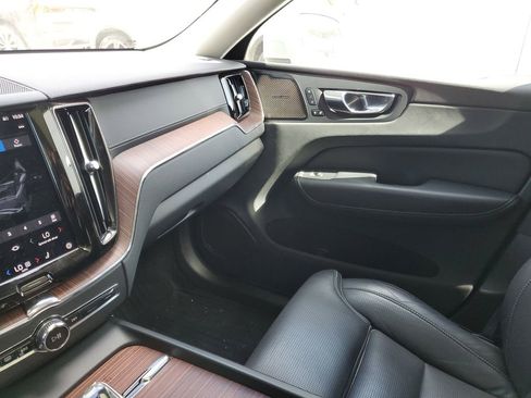 Certified 2023 Volvo XC60 B5 Ultimate w/ Protection Package image 22