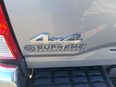 Used 2017 Toyota Tacoma SR5 image 12