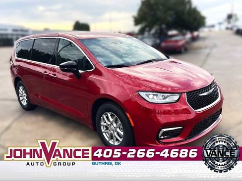 New 2026 Chrysler Pacifica Select image 1