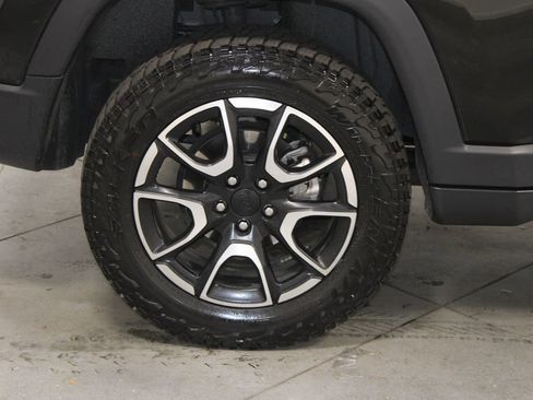 Used 2024 Jeep Compass Trailhawk image 13