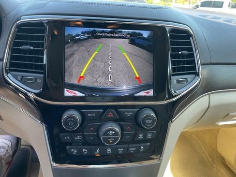 Used 2020 Jeep Grand Cherokee Overland image 21