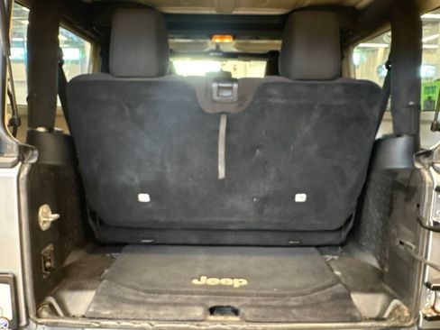 Used 2015 Jeep Wrangler Sport AWD/4WD image 13