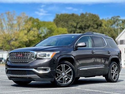 Used 2019 GMC Acadia Denali w/ Technology Package image 1
