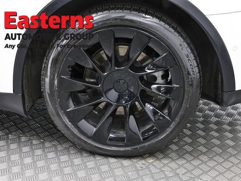 Used 2021 Tesla Model Y Long Range AWD/4WD image 27