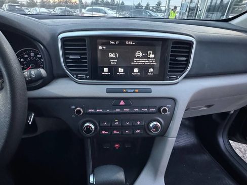Used 2020 Kia Sportage LX image 18