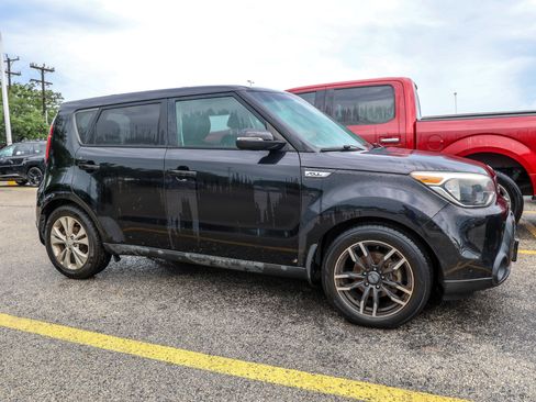 Used 2016 Kia Soul + FWD image 6