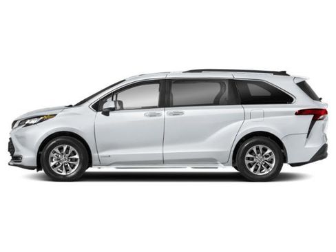 Used 2022 Toyota Sienna XLE w/ XLE Plus Package image 3