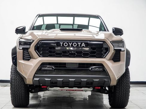 Used 2025 Toyota Tacoma TRD Pro AWD/4WD image 7