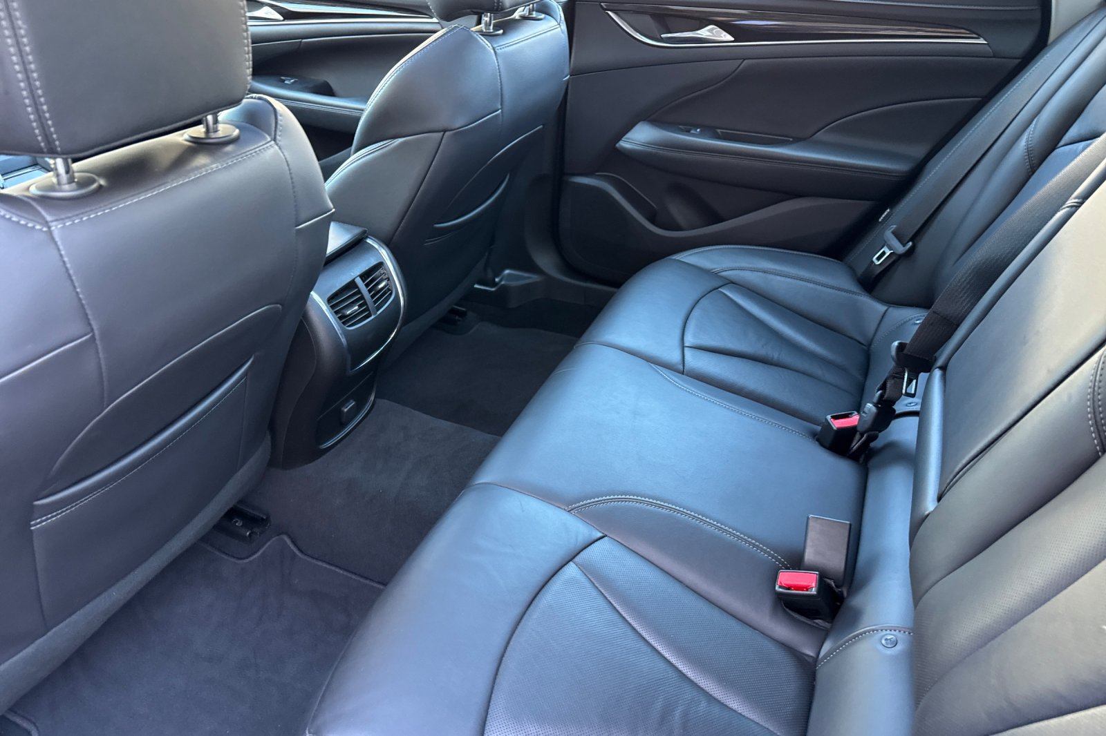 Used 2017 Buick LaCrosse Essence w/ Dynamic Driver Package FWD image 12