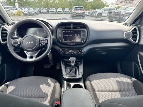 Used 2024 Kia Soul LX w/ Option Group 015 FWD image 10