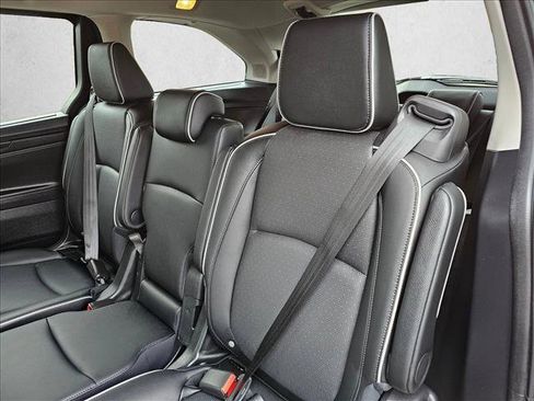 Used 2025 Honda Odyssey Elite image 12