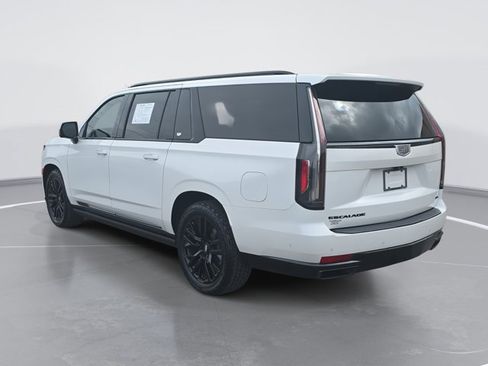 Certified 2023 Cadillac Escalade ESV Sport Platinum image 5