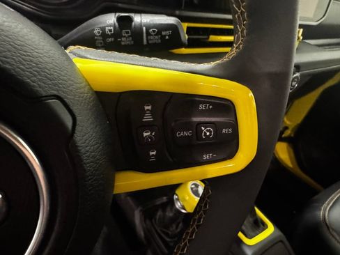Used 2024 Jeep Wrangler Unlimited Sahara w/ Technology Group AWD/4WD image 7