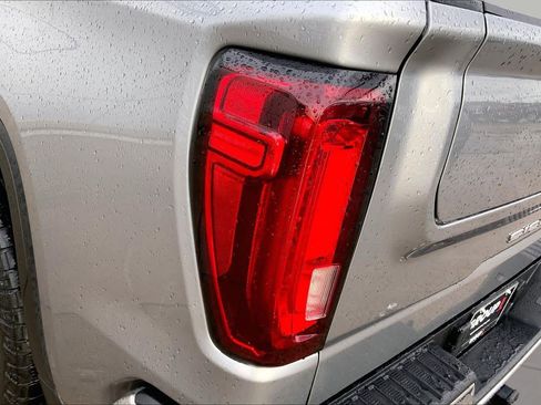 Used 2024 GMC Sierra 1500 SLT AWD/4WD image 29