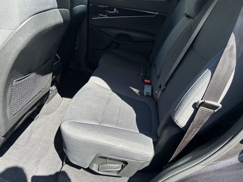 Used 2018 Kia Sorento FWD image 17