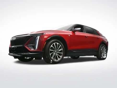 Used 2025 Cadillac Lyriq Sport AWD/4WD image 24