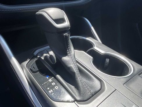 Used 2023 Toyota Highlander XLE FWD image 21