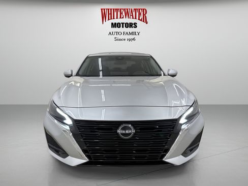 Used 2023 Nissan Altima 2.5 SV w/ SV Premium Package image 6