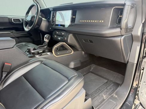 Used 2025 Ford Bronco Badlands AWD/4WD image 16