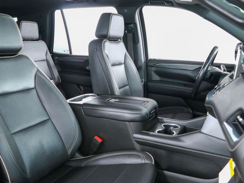 Used 2023 GMC Yukon SLT w/ SLT Luxury Package RWD image 31