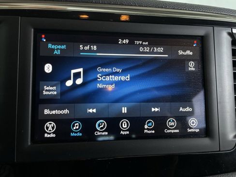 Used 2018 Chrysler Pacifica L image 39